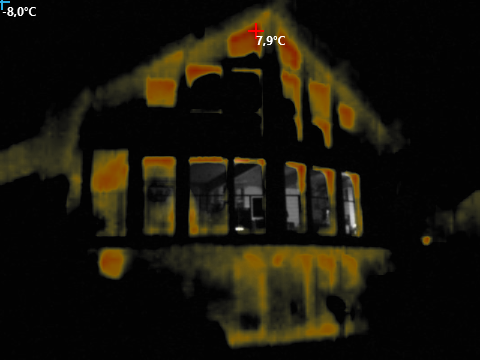 Foto mit Überlagerung von Thermografie (Wärmebild) und Fotografie in Graustufen